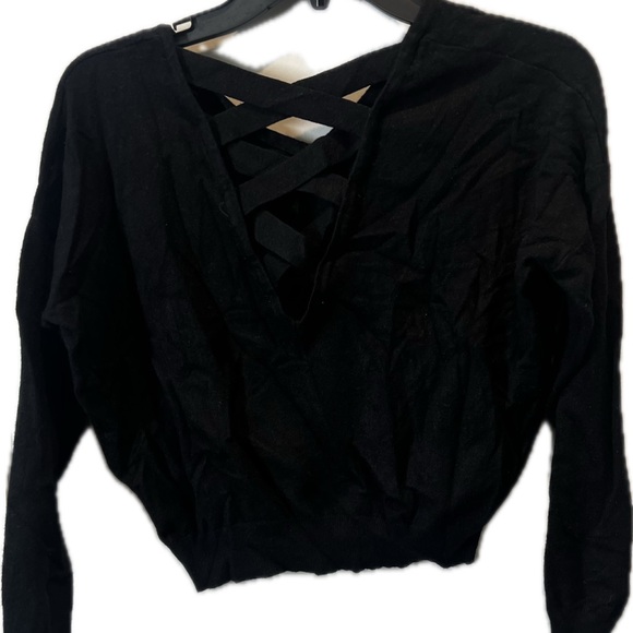 Crop top by Love Tree - Picture 2 of 8